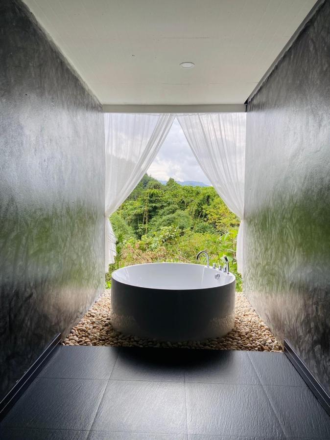 Tanoshi Glamping In Khao Sok Hotel Khao Sok National Park Exterior foto